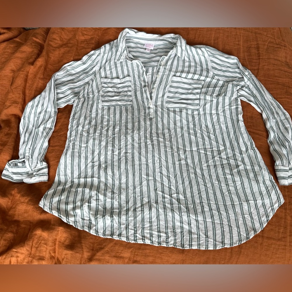 Maternity white and green pinstripe half button up top.